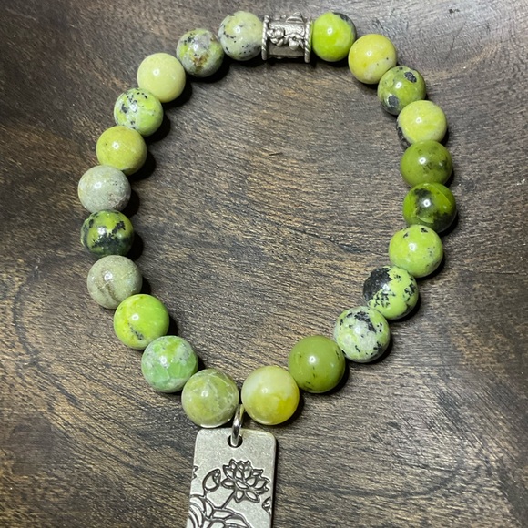 Australian Jade Chrysoprase (8 mm) with Silver Spacers and Charm - Picture 3 of 11